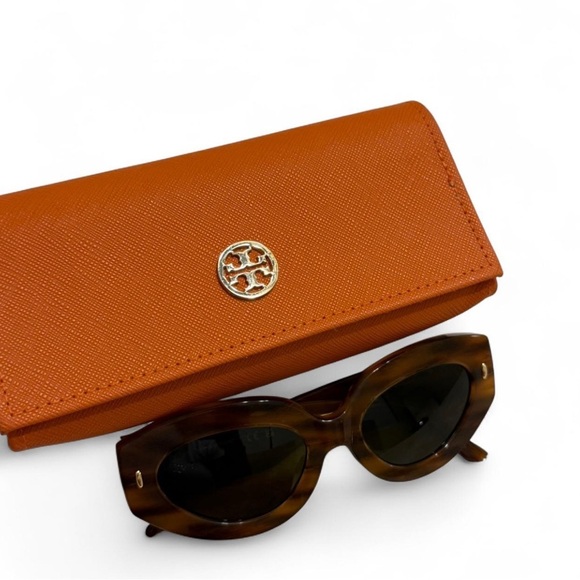 Tory Burch Brown Sunglasses - Picture 4 of 6